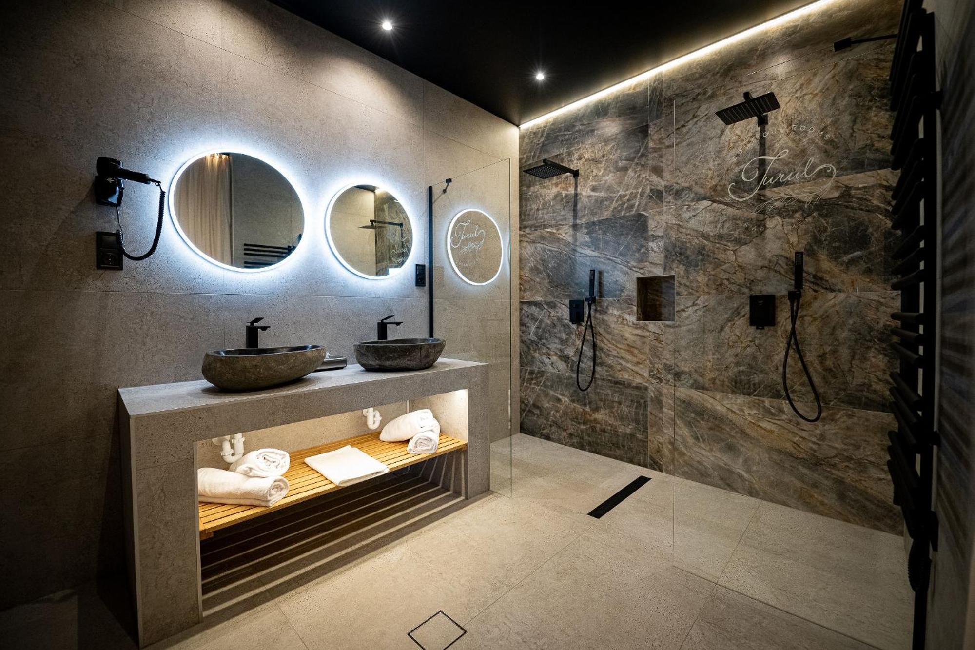Turul Boutique Rooms & Apartment Сарваш Екстер'єр фото