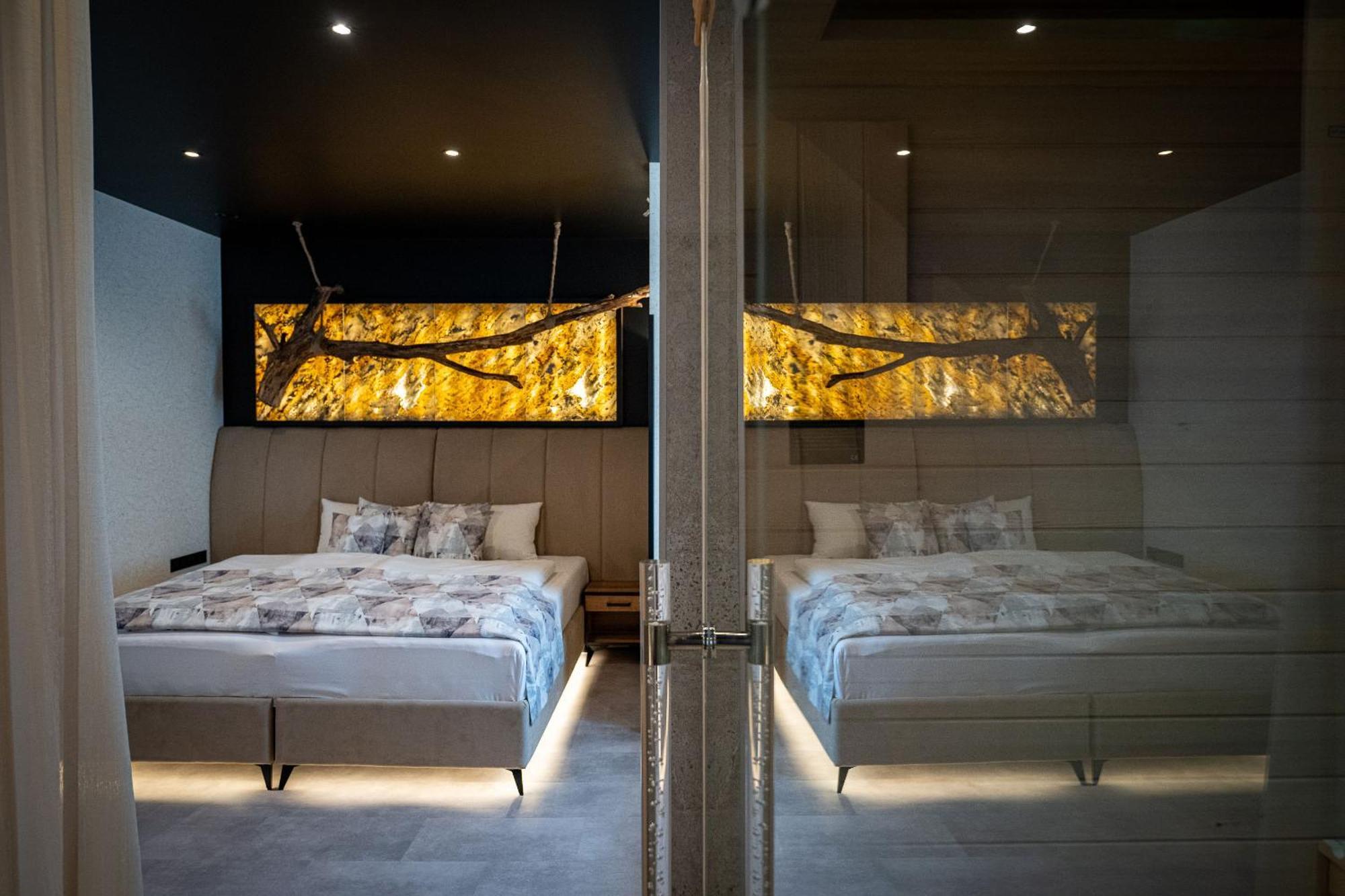 Turul Boutique Rooms & Apartment Сарваш Екстер'єр фото