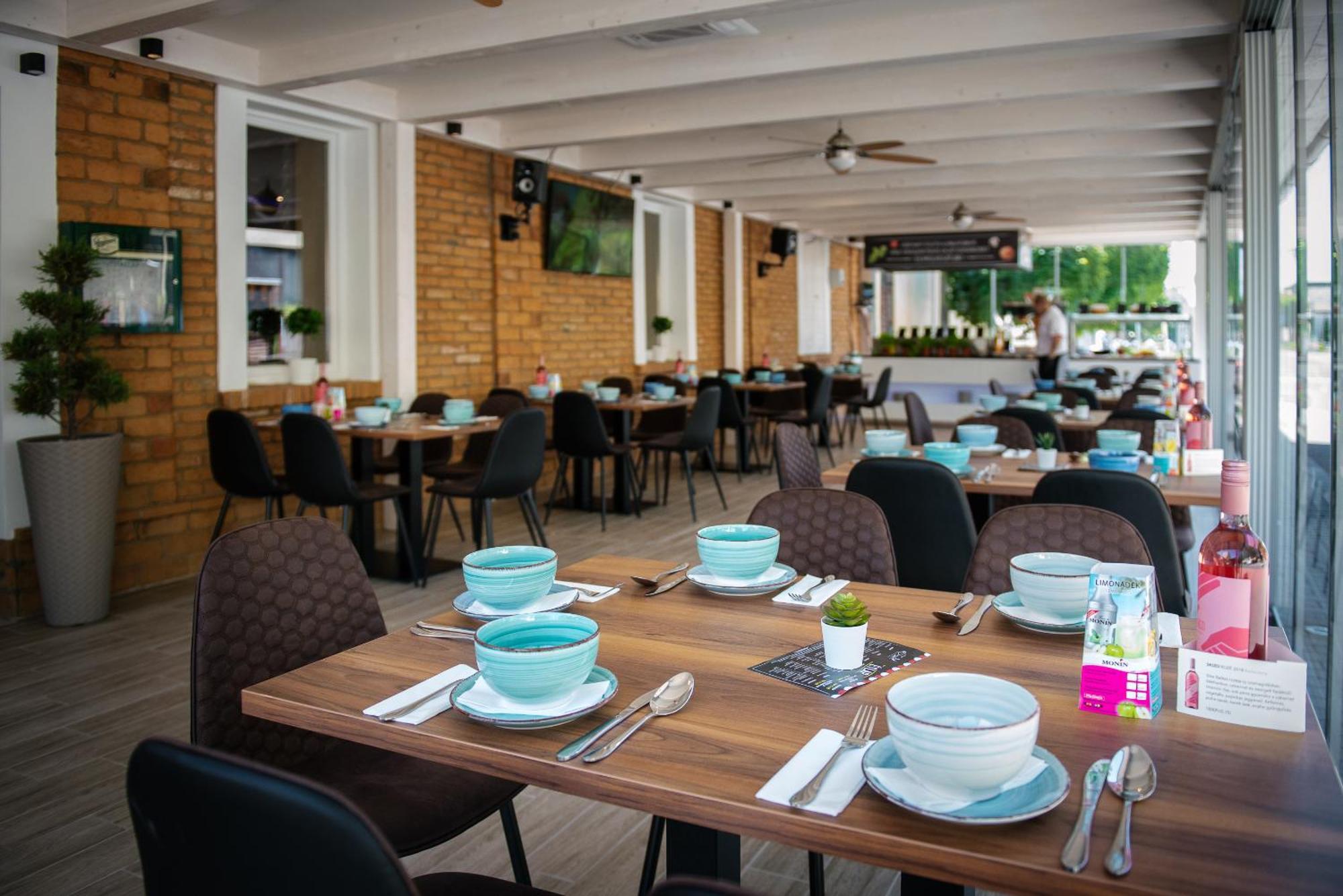 Turul Boutique Rooms & Apartment Сарваш Екстер'єр фото